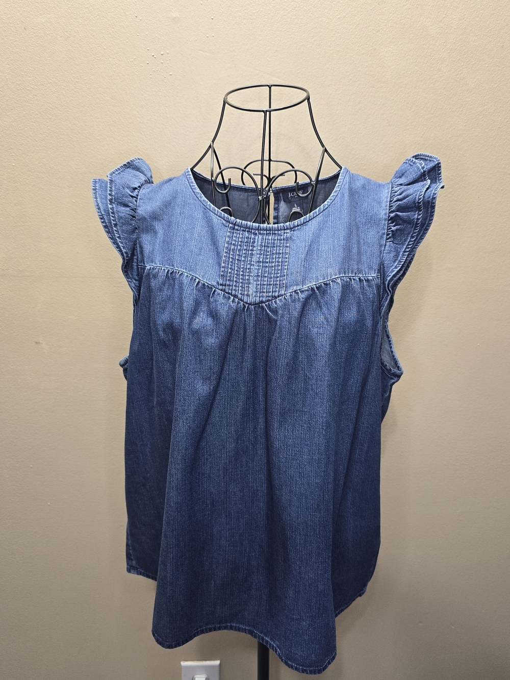 NWT J. Crew Re-Imagined Chambray Ruffle Sleeve Pintuck Top, Size L - Picture 2 of 9